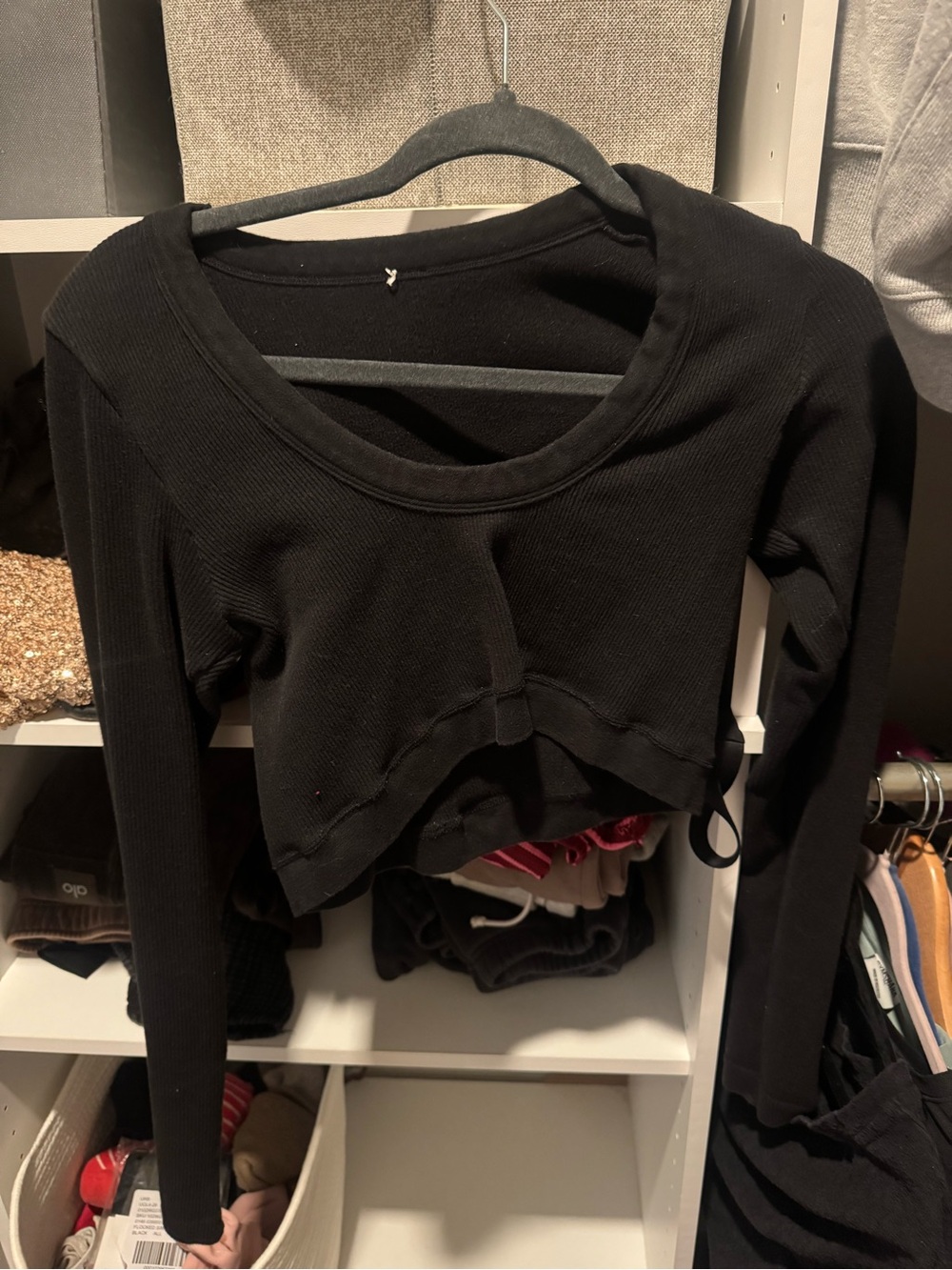 ALO Yoga Black Ribbed Long-Sleeve Cropped Top